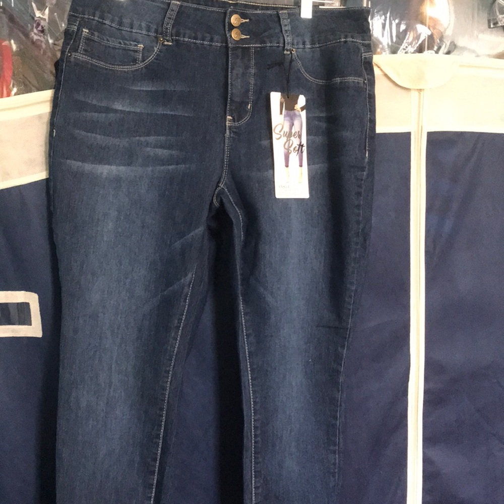 Ankle jeans.